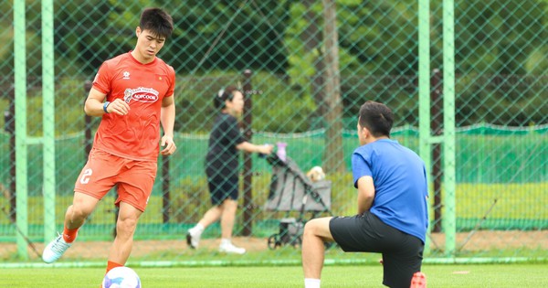 Ngôi sao 2 lần vô địch AFF Cup bất ngờ chia tay đội tuyển Việt Nam, HLV Kim Sang-sik gặp khó
