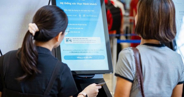 Hướng dẫn check-in bằng sinh trắc học tại sân bay Nội Bài chưa đến 10 giây