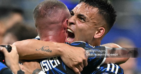 Tiền đạo đưa Argentina vào chung kết World Cup từng thi đấu ở Việt Nam, dính chấn thương cực hiểm