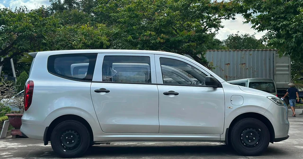 MPV điện 7 chỗ vừa mở bán tại Việt Nam: Giá chưa tới 500 triệu đồng, chạy 300 km/lần sạc