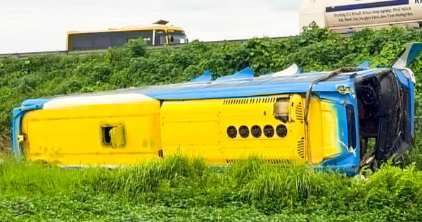 Xe khách lao khỏi cao tốc, 4 người tử vong: Nhân chứng kể phút cứu hơn 10 người mắc kẹt