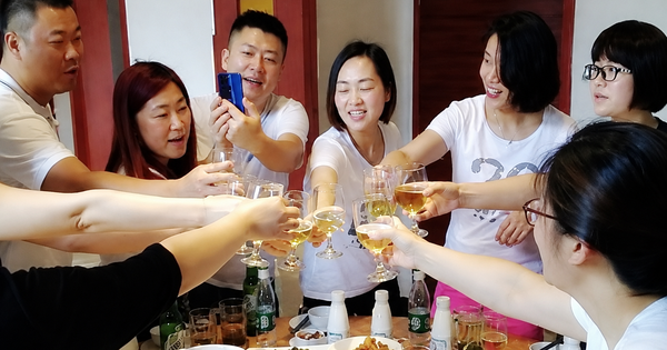 Họp lớp sau 10 năm, lời thú nhận của những người "đứng đầu bảng điểm" khiến tất cả ngỡ ngàng