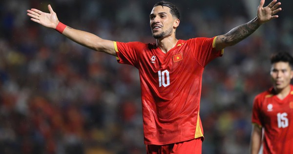 Tuyển Việt Nam đại thắng đội hạng 158 FIFA, Xuân Son - Hoàng Hên - Đình Bắc chạy đà hoàn hảo cho AFF Cup