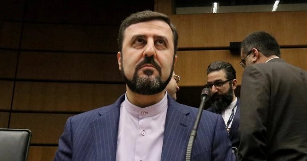 Iran tuyên bố đình chỉ cam kết ngừng bắn với Mỹ