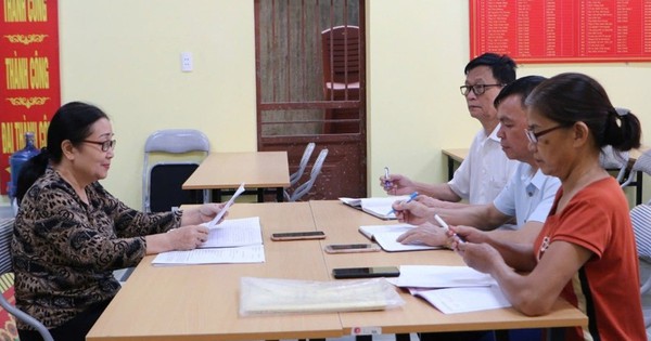 Bộ Nội vụ hướng dẫn giải quyết chính sách với trưởng thôn nghỉ việc do sáp nhập