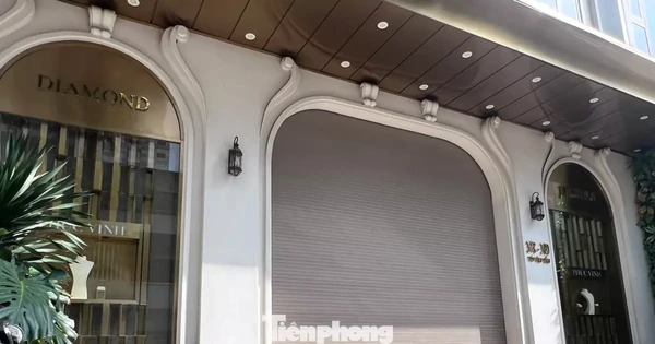 Ồ ạt đóng cửa hàng kim cương, điều gì đang xảy ra?