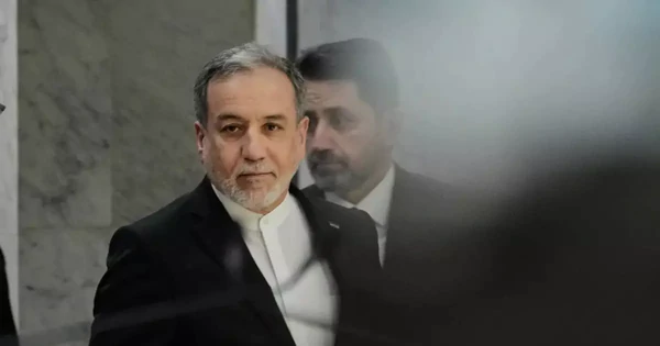 Ngoại trưởng Iran tiết lộ chưa từng gặp lãnh tụ tối cao, thừa nhận lỗ hổng an ninh vẫn tồn tại