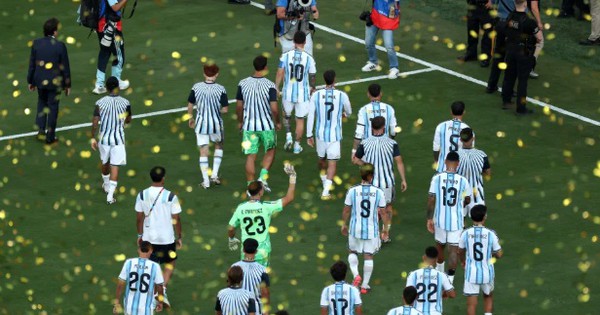 Tuyển Argentina bị chỉ trích là “tự làm mất mặt mình” vì một hành động gây tranh cãi
