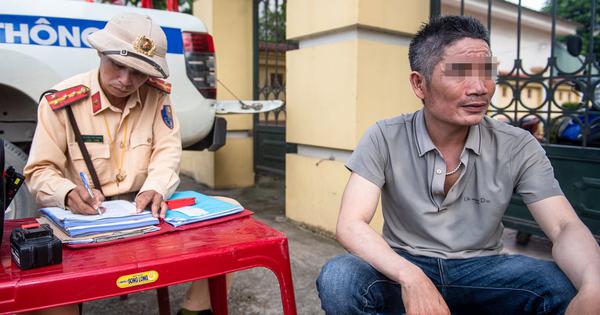 Bị phát hiện nồng độ cồn, tài xế nói 'không uống rượu bia, mặt đỏ do làm việc'