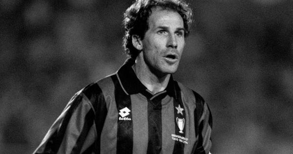 Huyền thoại bóng đá Franco Baresi qua đời