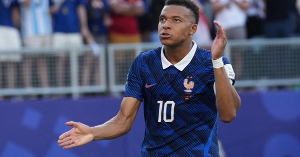 Vì sao Mbappe cũng ghi 7 bàn lại đứng trên Messi?