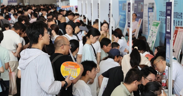 Phanh phui đường dây "giúp vào Đại Học" ở Trung Quốc: "Chuyên gia" chưa đầy 2 tháng kinh nghiệm vẫn hứa hẹn đưa được học sinh vào trường top