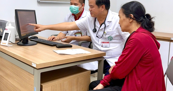 Giám đốc BV Bạch Mai trực tiếp khám miễn phí 5.000 người có công ở Ninh Bình
