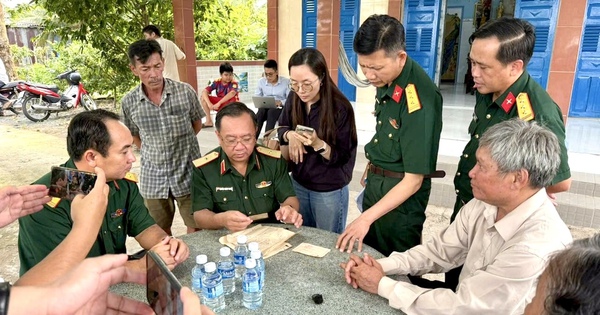Chính ủy Bộ Tư lệnh TP.HCM đến tận nhà xác minh thân nhân liệt sĩ Huỳnh Văn Quên