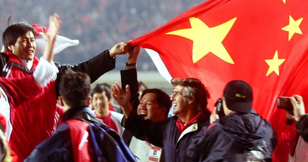 HLV dọa tự tử ở Vạn Lý Trường Thành, tuyển Trung Quốc đã giành vé dự World Cup như thế nào?