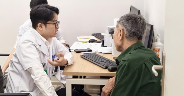 Hơn 300 bệnh nhân đến BV Việt Đức cơ sở Ninh Bình khám trong ngày đầu mở cửa