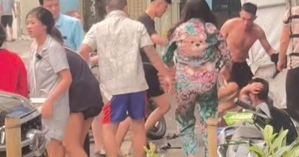 Công an xác minh nhóm người hành hung đôi nam nữ giữa phố Hà Nội