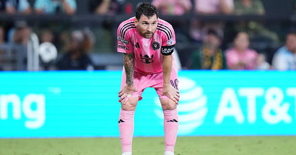 Messi kiên cường trở lại thi đấu sau tang lễ của cha, tiếc là Inter Miami thua đau và bị loại