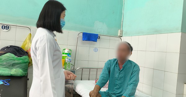 Tự ý sử dụng thuốc nhỏ mắt, người đàn ông rơi vào nguy kịch