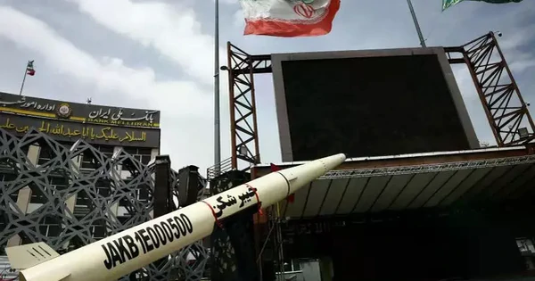 Israel kinh ngạc trước tốc độ phục hồi sản xuất tên lửa của Iran