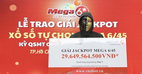 Mua vé số bán dạo, người đàn ông ở TP.HCM trúng độc đắc gần 30 tỷ đồng
