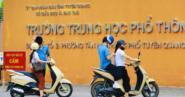 Đáp án các môn thi lại tốt nghiệp tại trường THPT chuyên Tuyên Quang