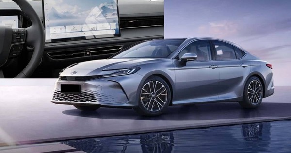 Toyota Camry ở Việt Nam thêm loạt tiện nghi như thế này dễ hút khách hơn: Màn hình lớn như laptop, thêm nhiều tiện nghi cao cấp