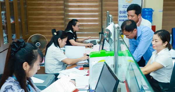 Bộ Nội vụ sẽ tham mưu điều chỉnh lương khu vực công nhằm động viên cán bộ