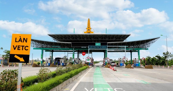 NÓNG: VETC quyết định tạm dừng thu phí Ví điện tử 6.600 đồng/tháng