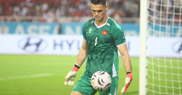HLV Kim Sang-sik: “Lê Giang Patrik kể cả có đối đầu Ronaldo hay Messi cũng không nao núng”