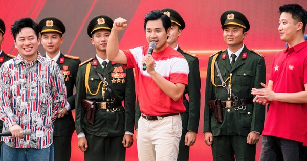 MC Nguyên Khang khuấy động chương trình “Fandom Yêu Nước”