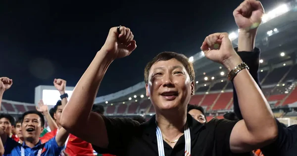 ESPN khen ngợi HLV Kim Sang-sik 'đã có những nước đi xuất sắc'