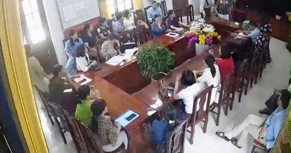 Hiệu trưởng 'đập bàn, ném cốc' không làm hiệu trưởng trường mới sau sắp xếp