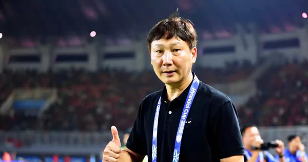 Điểm tựa giấu mặt của HLV Kim Sang-sik