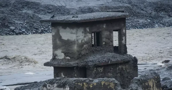 ‘Bom nước’ ở biên giới Nepal bắt đầu tràn, Trung Quốc dừng cứu hộ