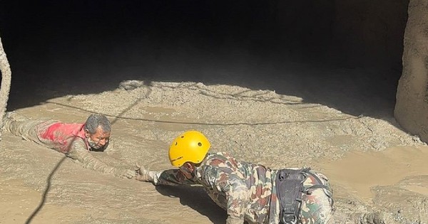 898 công nhân vẫn mất tích sau lũ quét ở Nepal