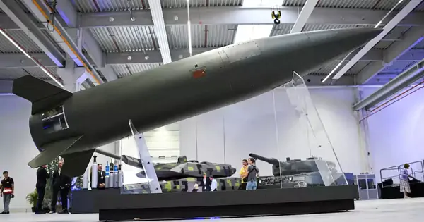 Reuters: Mỹ gần cạn kho tên lửa chính xác tầm xa sau 5 tháng chiến sự với Iran