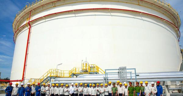 Khoảnh khắc mở van công trình khổng lồ, nâng sức chứa dầu thô Nhà máy lọc dầu đầu tiên của Việt Nam lên 585.000 m³