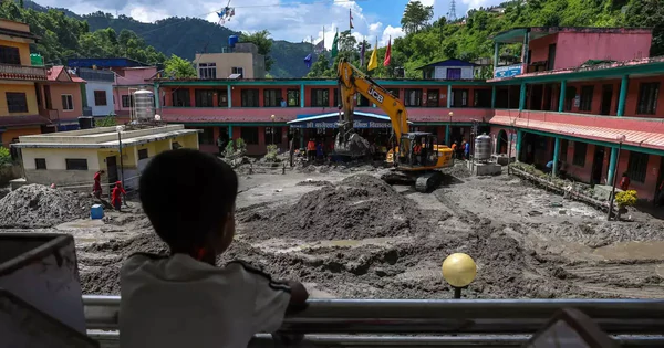 Nepal: Tìm thấy 24 thi thể bị chôn vùi trong một ngôi nhà sau lũ quét