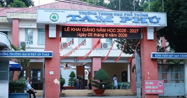 Bị tố vận động tài trợ cả tỷ đồng, lãnh đạo một trường học ở TPHCM nói gì?