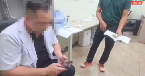 Vụ kẹp tiền để được xạ trị sớm: Bệnh viện E đình chỉ toàn bộ cán bộ liên quan