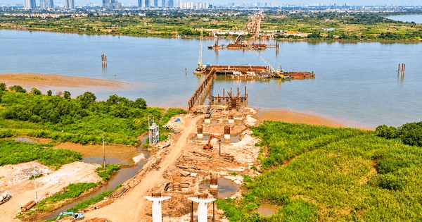 Cận cảnh cây cầu gần 12.000 tỷ đồng bắc qua sông Hồng, nối Hà Nội - Hưng Yên
