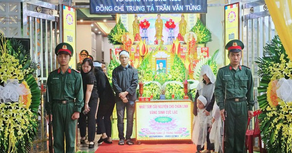 Thiếu tá lao mình xuống sông cứu người được truy thăng quân hàm Trung tá