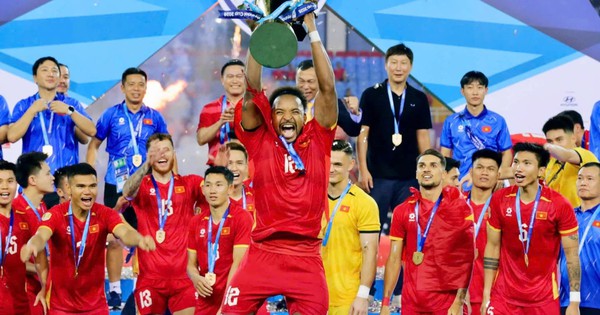 "ĐTVN sẽ dùng thêm cầu thủ nhập tịch, Việt kiều ở FIFA ASEAN Cup 2026; Thái Lan - Indonesia đều rất mạnh"