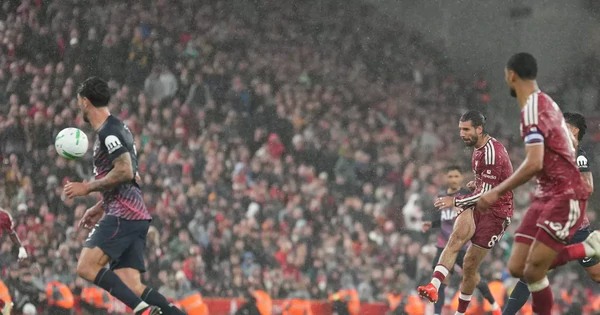 Siêu phẩm của Szoboszlai nhấn chìm Tottenham ở Cúp Liên đoàn Anh