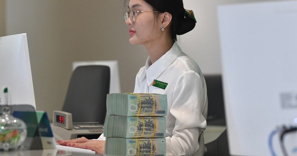 Một ngân hàng lớn sẽ tăng mạnh lãi suất từ 18/9, có kỳ hạn tăng tới 1,7%/năm