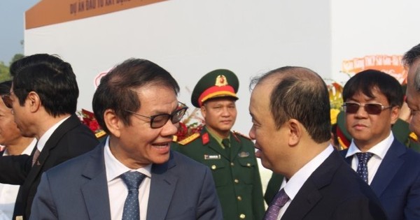Công ty do đại gia “Khoa Khàn” làm Chủ tịch muốn huy động 1.000 tỷ đồng trái phiếu, thế chấp gần 165 triệu cổ phần Thaco Agri của tỷ phú Trần Bá Dương