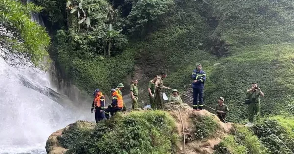 Một du khách mất tích khi tắm thác ở Tuyên Quang