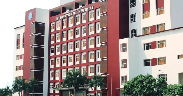 Việt Nam có 1 trường ĐH công lập giảng dạy 100% bằng tiếng Anh từ năm 2004: Học phí từ 50 triệu đồng/năm, liên kết nhiều trường top thế giới