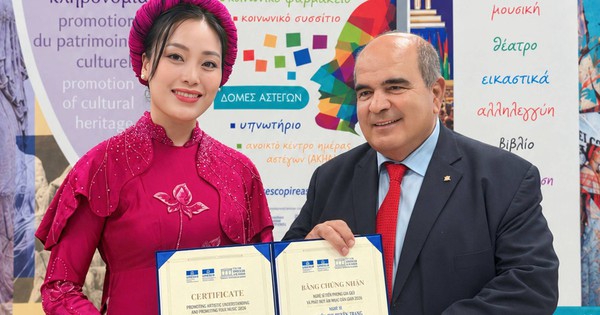 Sao Mai Huyền Trang được vinh danh tại Hy Lạp